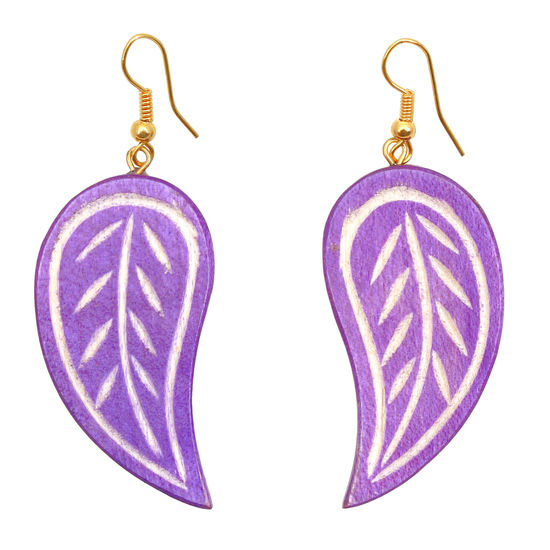 Violette Blätter aus Holz mit Gravur Ohrhänger (6cm L&aum;nge)